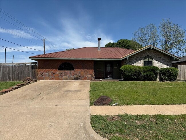 Building Photo - 4902 Stagecoach Ln