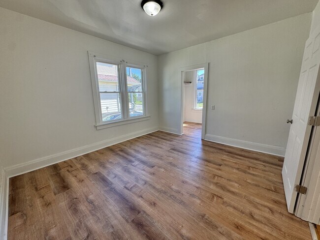 Building Photo - 1119 Doty St