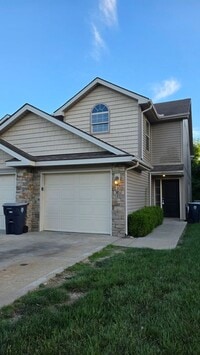 Building Photo - 3 BR/2.5BA | Newly Renovated Single Family Home | 2-Car Covered Parking | Large backyard!