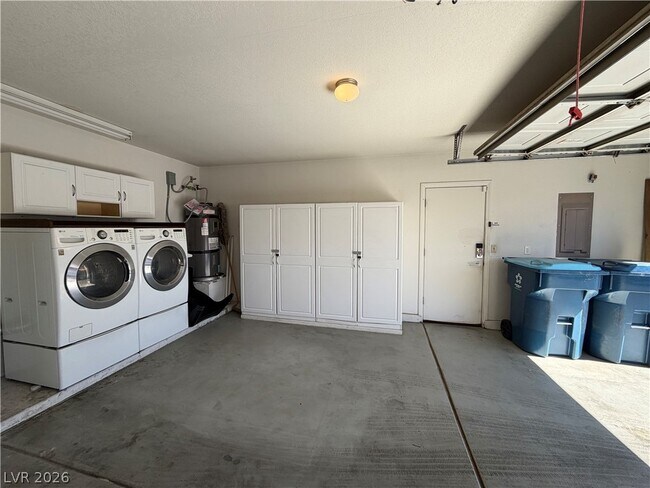 Building Photo - 3988 Delos Dr