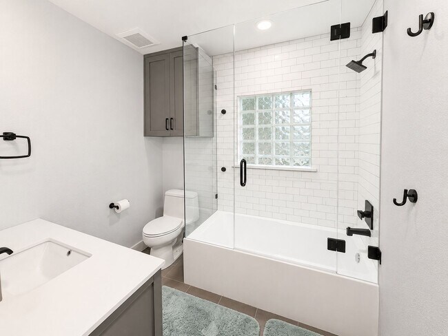 Building Photo - Luxury Terrell Hills Lease with 2025 Remodel, New Salt-Chlorinated Pool & Outdoor Living!  Beauti...