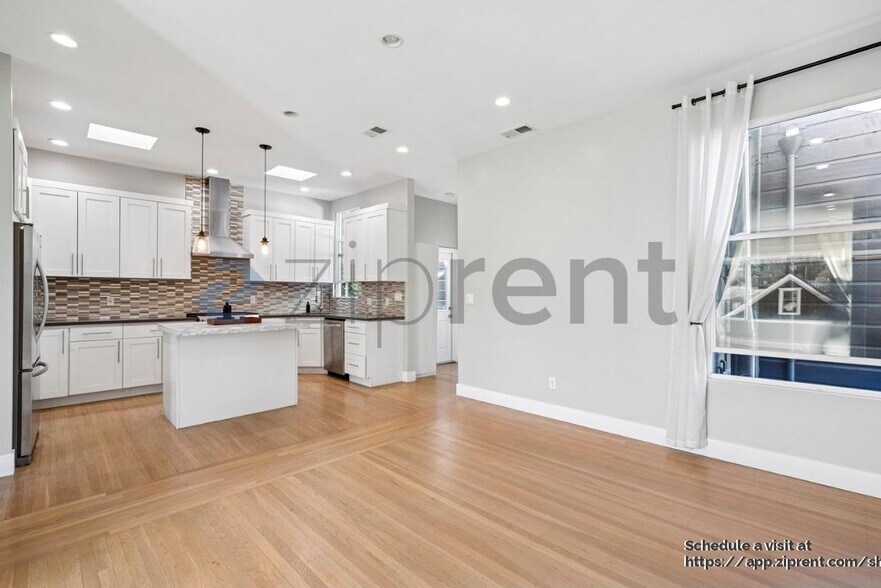 Building Photo - 3024 Market St