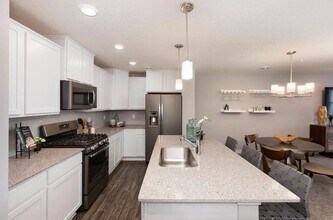 Building Photo - Upscale Townhome Living in Woodbury for $2,749!