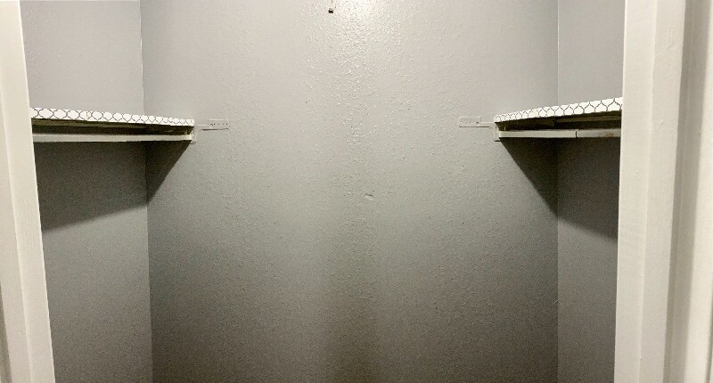 Building Photo - 12113 Oriente Ave NE