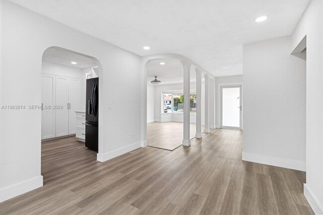 Building Photo - 2131 SW 98th Pl