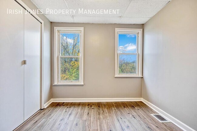 Building Photo - 19 Hinman Ave