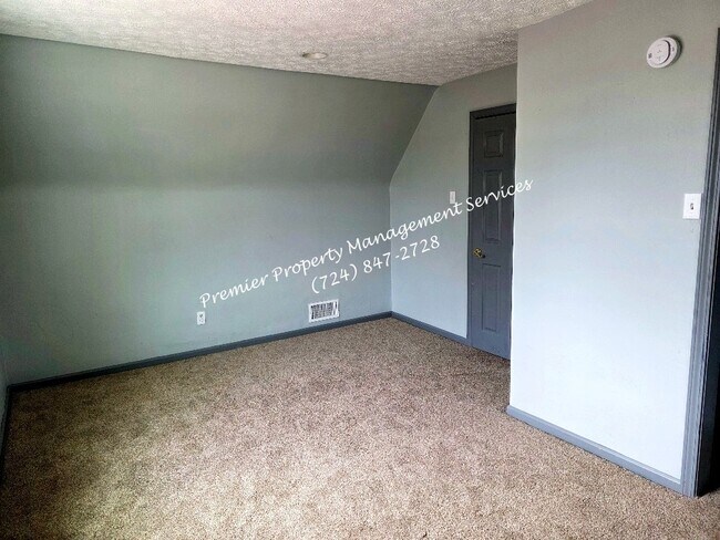 Building Photo - 911 4th Ave