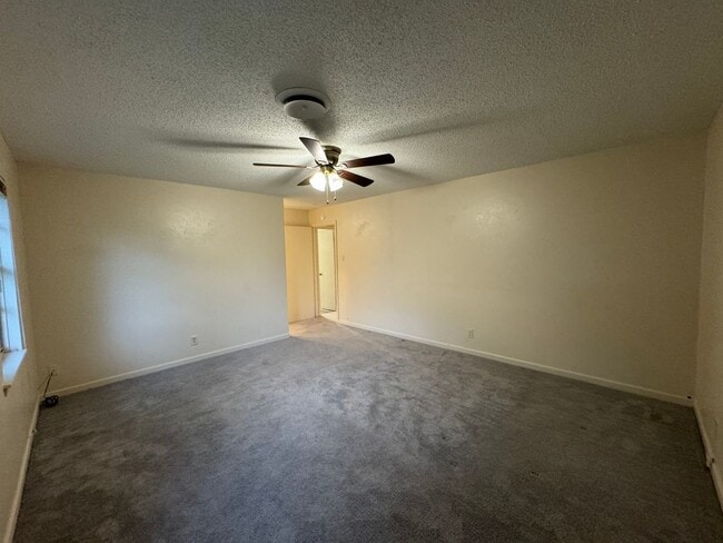 Building Photo - 4-Bedroom House for Rent in Killeen