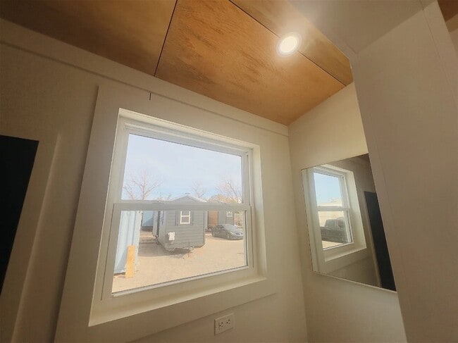 Building Photo - 2015 Union School Rd SW