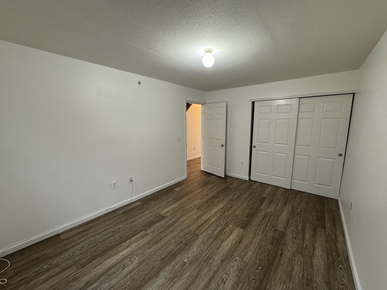 Building Photo - 143 Admiral Ln