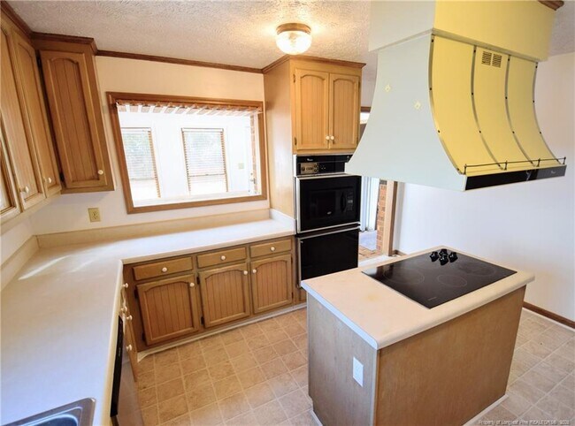 Building Photo - 2347 Rolling Hill Rd