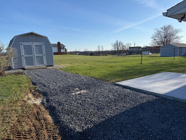 Building Photo - Newly remodeled single-family home