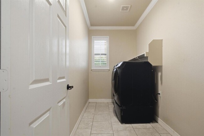 Building Photo - 113 Scarlet Oak Cove
