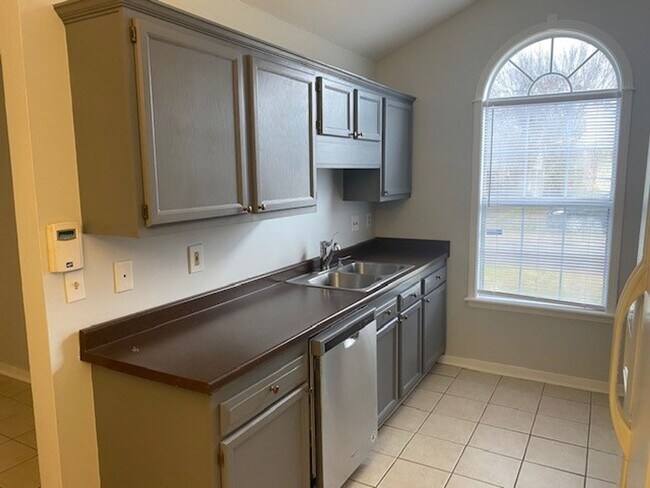 Building Photo - 3 Bed/2 Bath house for rent in Barnett Bend- Flowood