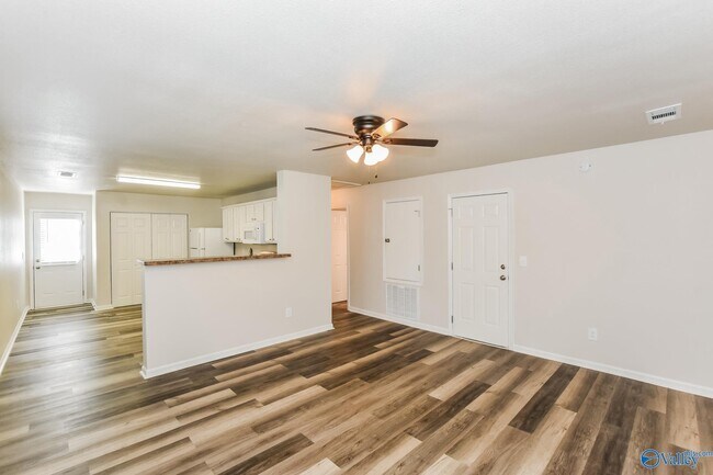 Building Photo - 154 Jesse Layne Dr