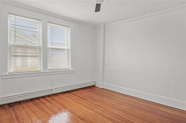 Building Photo - 123 Radcliffe Ave