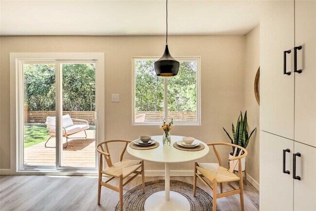 Building Photo - 6204 Wagon Bend