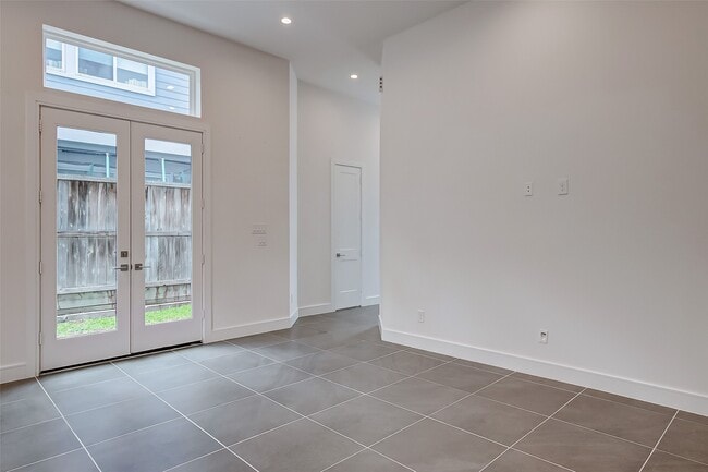 Building Photo - 8926 Spring Knoll Forest Dr