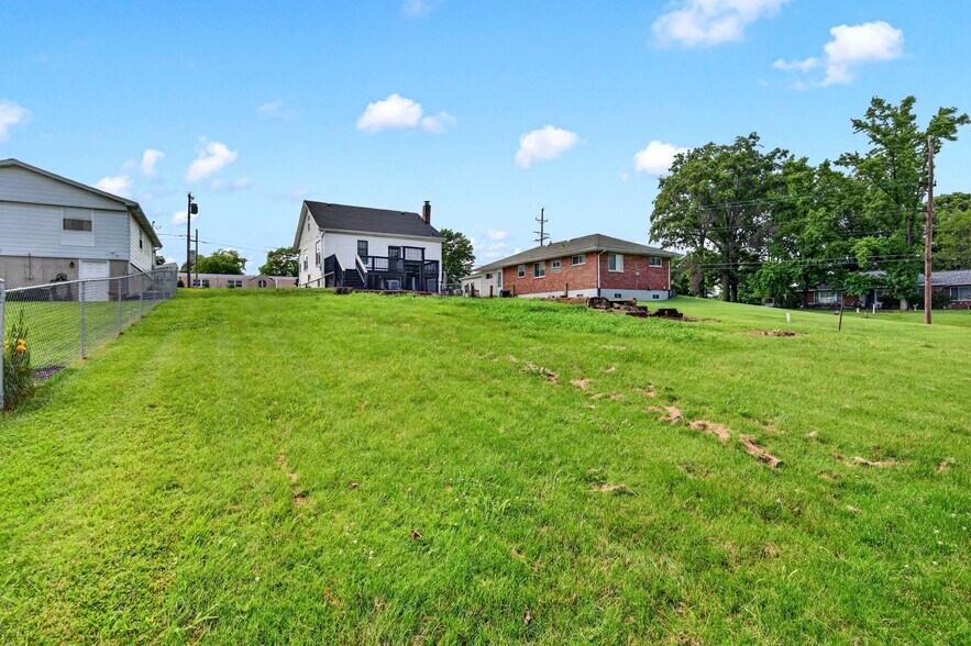 Building Photo - 8706 Valcour Ave