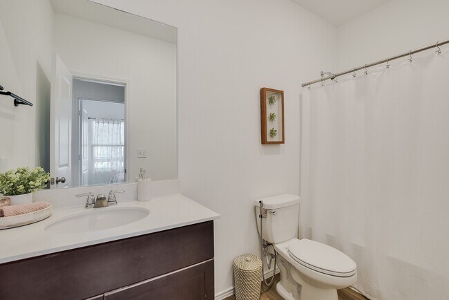 Building Photo - 2712 Louris Ln