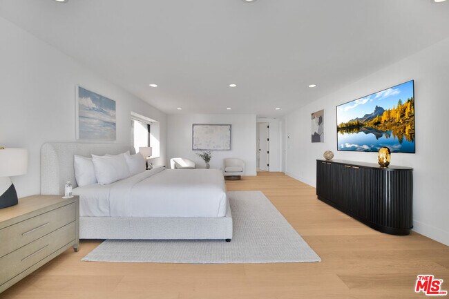 Building Photo - 30020 Morning View Dr