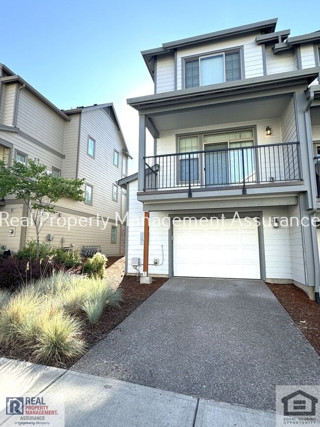 Building Photo - Spacious, well-designed Townhome in the River Terrace community!!