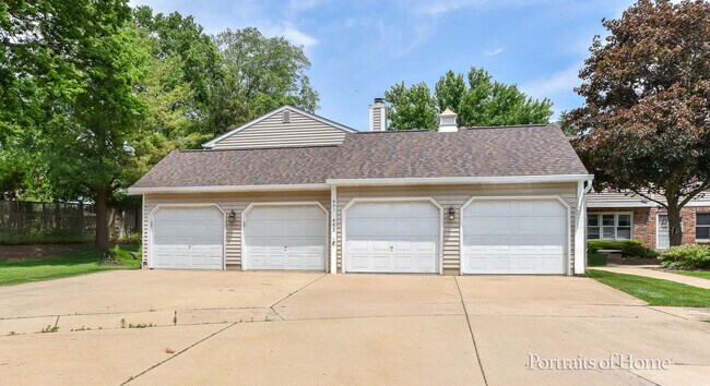 Building Photo - 453 Kensington Ct