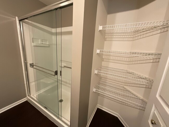 Building Photo - 3248 Bromley Ln