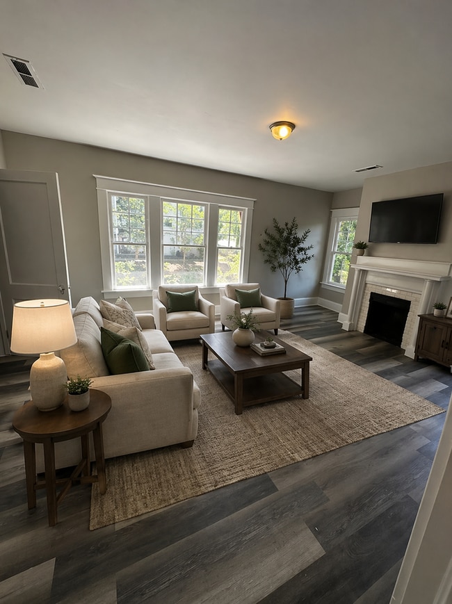 Building Photo - 1502 16th Ave S