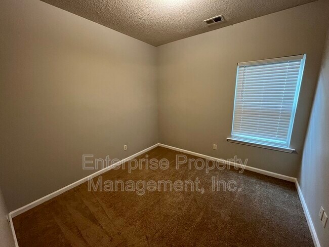 Building Photo - 10178 Sterling Ridge Dr