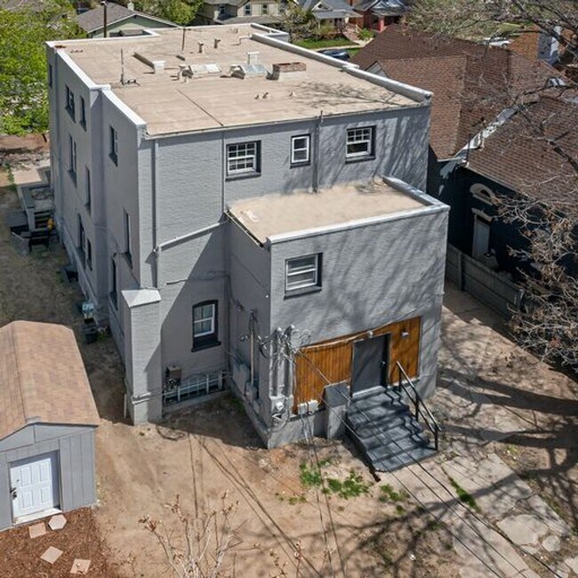 Building Photo - One Bed and One Bathroom Units Available