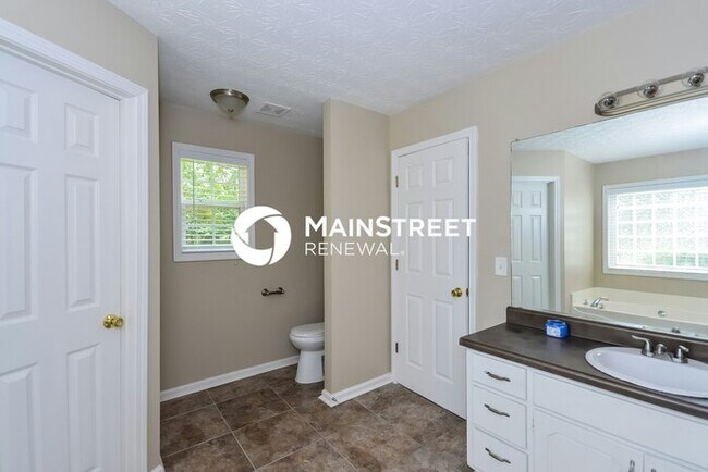 Building Photo - 4 Bedroom Pet-Friendly Home in Covington, GA with Main Street Renewal