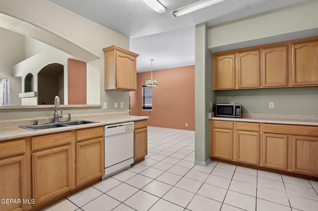 Building Photo - 3008 Tierra Cuervo Dr