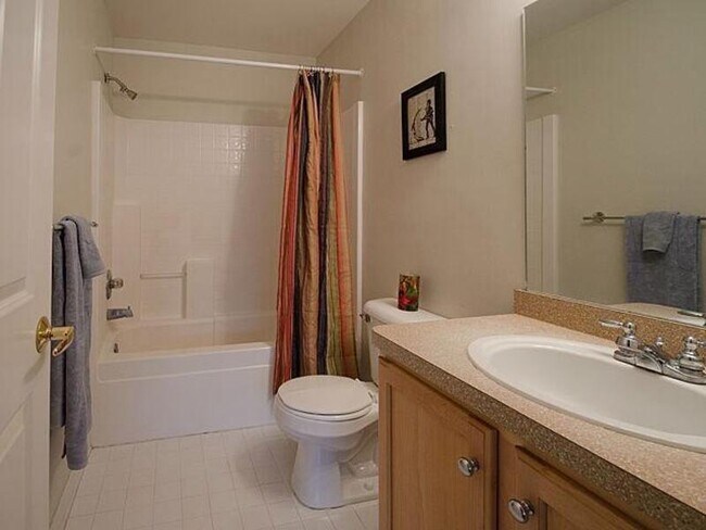 Building Photo - 2885 Barclay Way