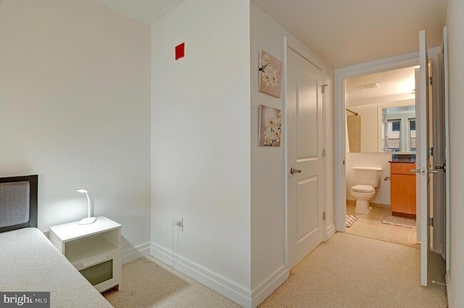 Building Photo - 915 E Street NW Unit 1001