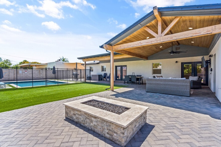 Building Photo - 8508 E Heatherbrae Ave