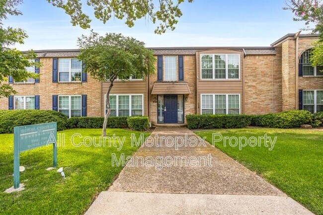 Building Photo - 7924 Royal Ln