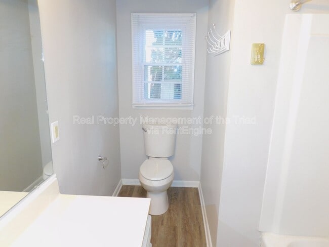 Building Photo - 1905 Palm St