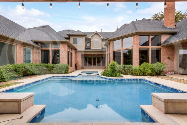 Building Photo - 5224 Longvue Dr