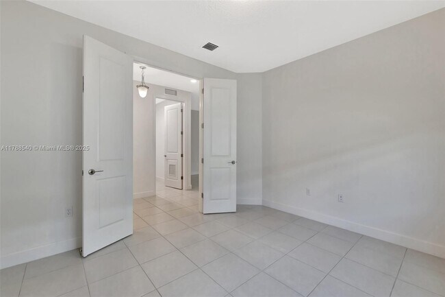 Building Photo - 12756 SW Clear Water Way