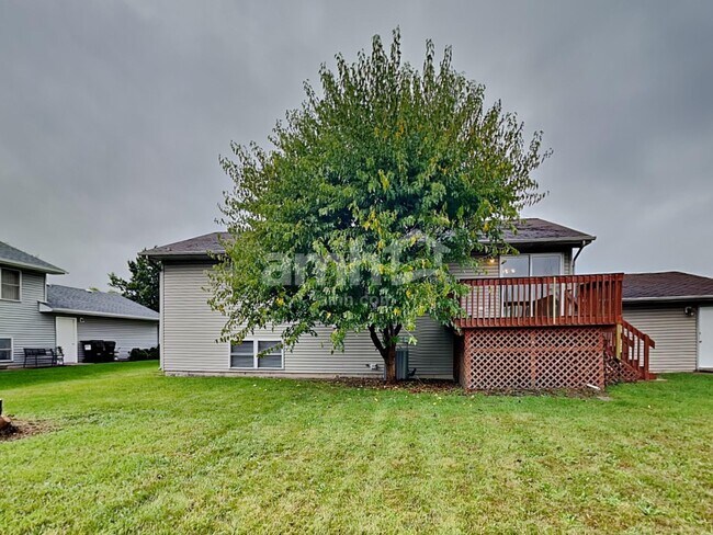 Building Photo - 204 Inverness Trl