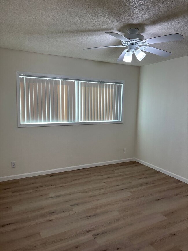 Building Photo - 72265 Sun Valley Dr