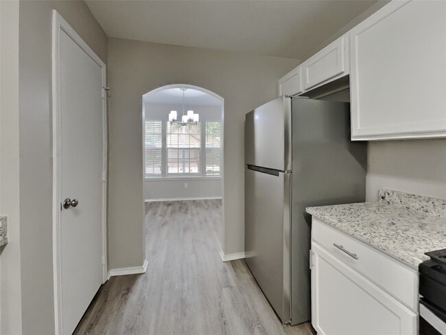 Building Photo - 20110 18th Fairway Dr