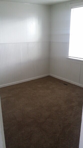 Building Photo - 211 7th St