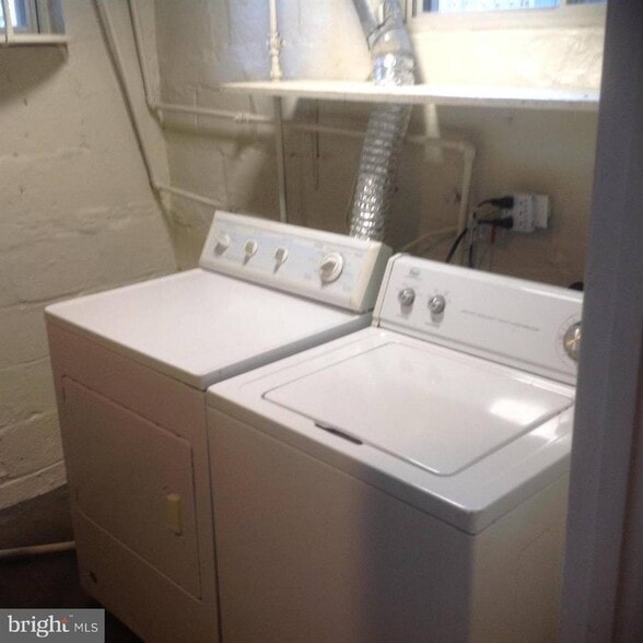 Building Photo - 604 N Emerson St