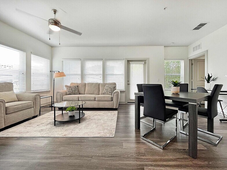 Building Photo - 2615 N Grady Ave