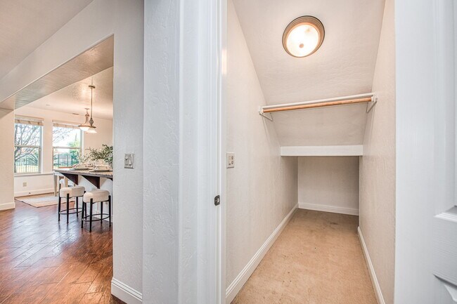 Building Photo - 11384 N Via Montessori Dr