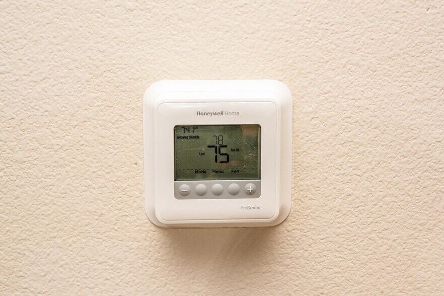 Building Photo - 4384 Iowa St