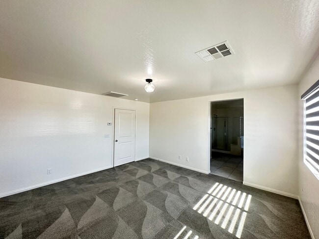 Building Photo - 6784 Pivot Point St