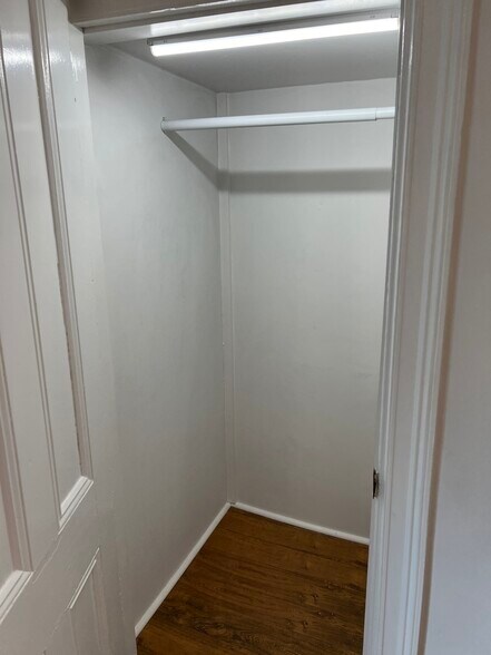 Building Photo - 1066 Forest Ave
